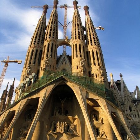 Sagrada Familia, sapata la temelie