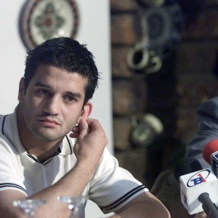 Chivu = marfa si banii