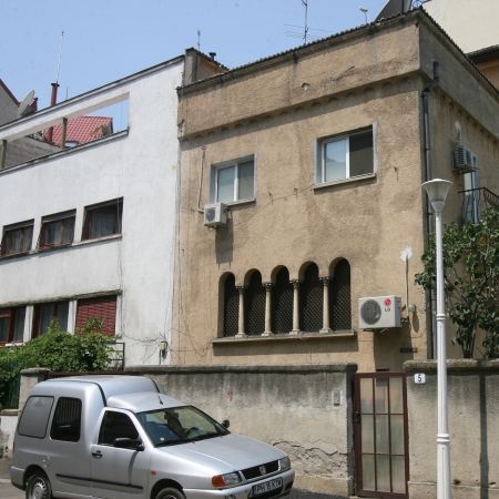 Noi pomanagii de lux