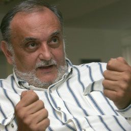 Patriciu a vandut 75% din Rompetrol!