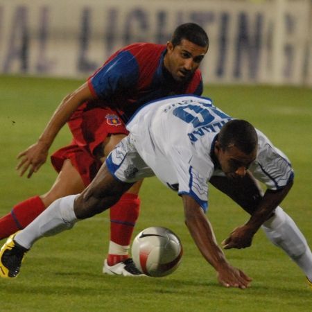 Steaua s-a chinuit sa stinga Farul