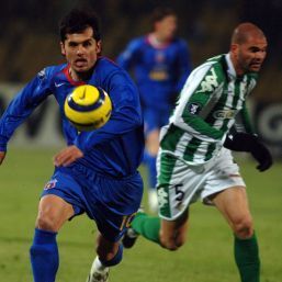 Cat costa sa vezi Steaua in Liga