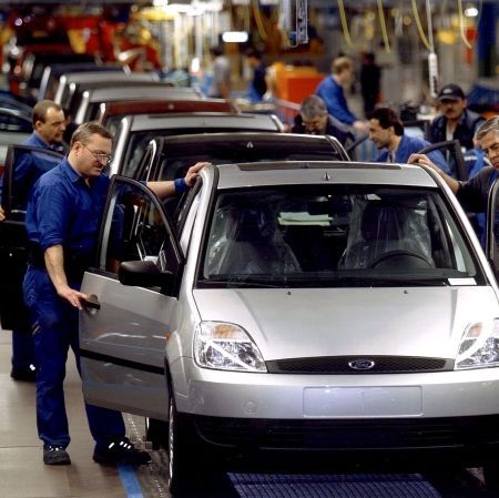 Ford intarzie o luna
