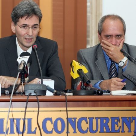 8 luni pentru "ancheta Ford"