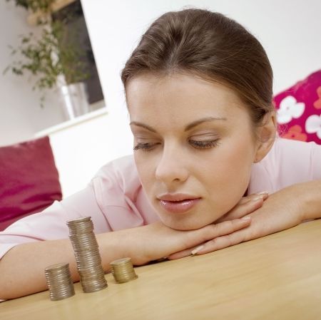 Creditele in lei, mai scumpe cu pana la 54% decat in euro