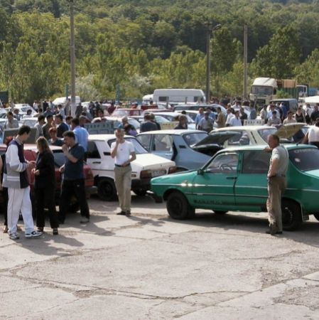 Medic răpit şi împuşcat de doi hoţi de maşini