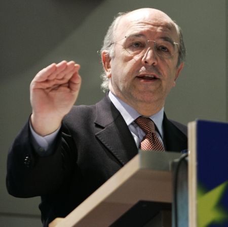 Economia UE, sabotata de falimentele americane si scumpirea petrolului