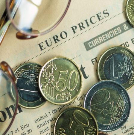 Euro, cotat la 3,46 lei