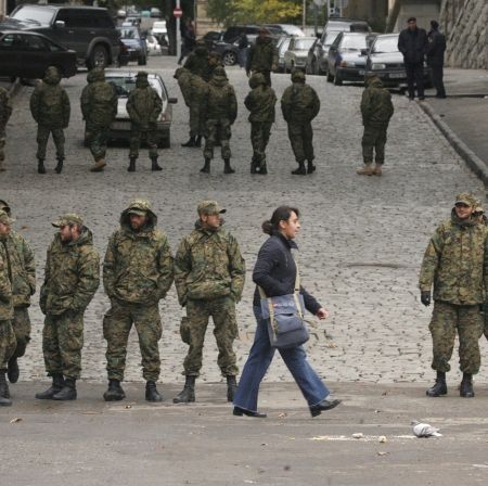 Georgia isi joaca biletul pentru NATO