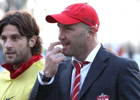 Zenga, somat sa duca Dinamo pe primul loc