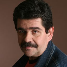 PARASCHIVESCU: Nufarul barbos