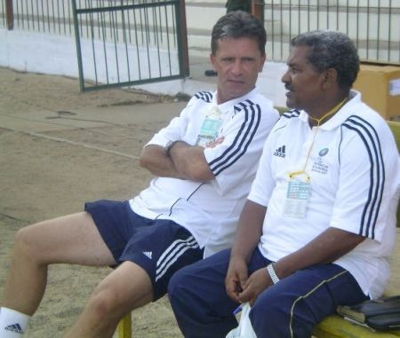 Românul care antrenează „stafii“ în Africa
