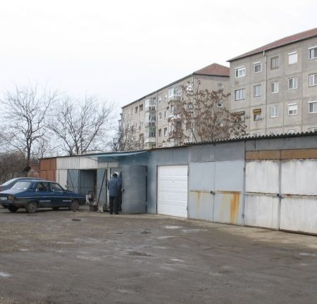 Primăria va demola garajele ridicate ilegal
