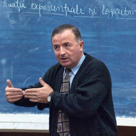 „Profesorul on-line“ riscă să fie dat afară