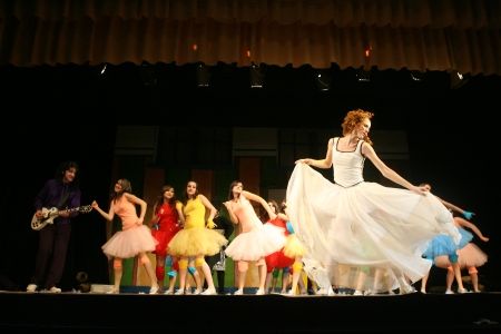 Teatru-rock, cu Freddie Mercury