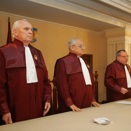 Curtea Constituţională instituie vetoul „de unică folosinţă“