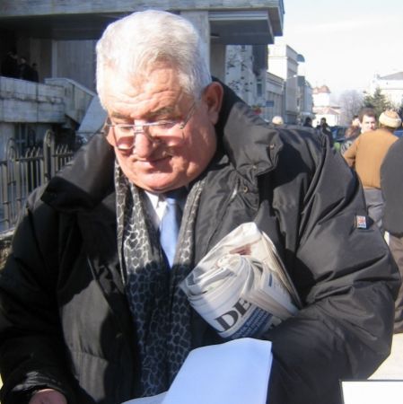Datoriile şi averea familiei Mischie