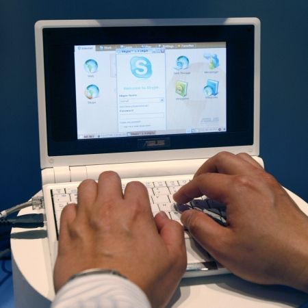 Emag, magazinul virtual care i-a sedus pe români