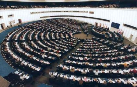 Europarlamentarii români, "conştiincioşi" în Parlamentul European