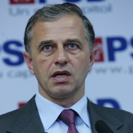 Geoană: Mi-a şoptit o păsărea, Băsescu va demisiona