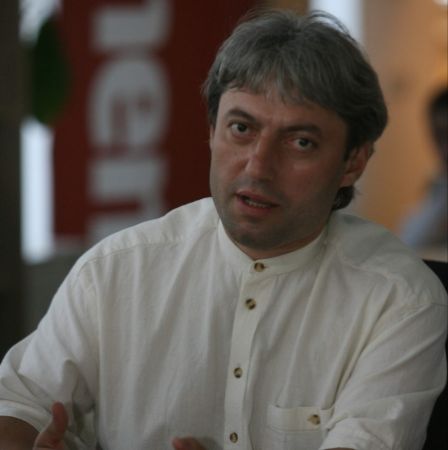 Oprea cere redeschiderea dosarelor politice