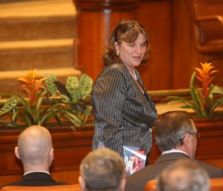 Soluţie: Nicolai, instalată prin parlament