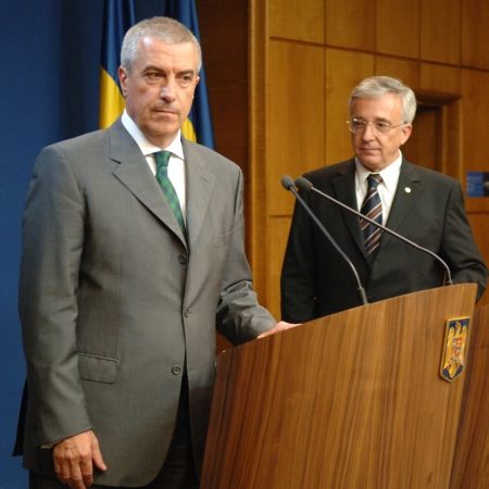 TĂRICEANU ŞI ISĂRESCU AU VORBIT DESPRE CRIZA ECONOMICĂ