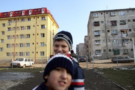 Viaţa la mansardă în „ghetoul“ Lunca Florilor