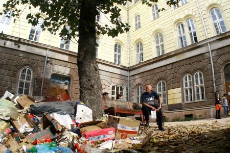 1.000 de voluntari curăţă Timişoara de gunoaie
