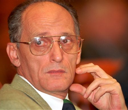 A MURIT PRUTEANU
