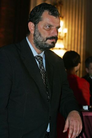 Adoptarea legii ANI s-a lăsat cu o demisie