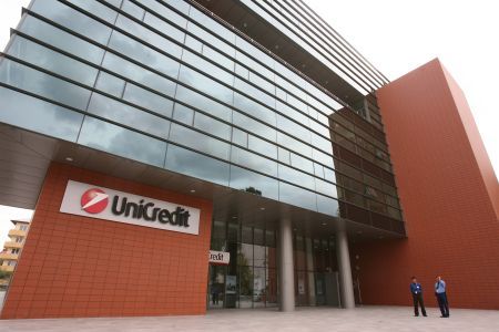 Încă 70 de sucursale UniCredit Ţiriac