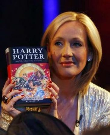 JK Rowling a vrut să se sinucidă