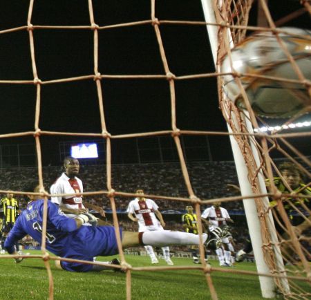La Sevilla au dat turcii, Realul  a fost lăsat acasă de Roma