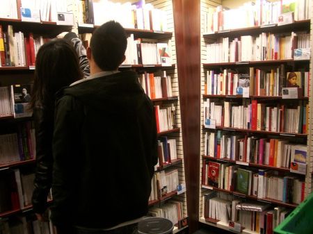 Parisul, fără librării româneşti