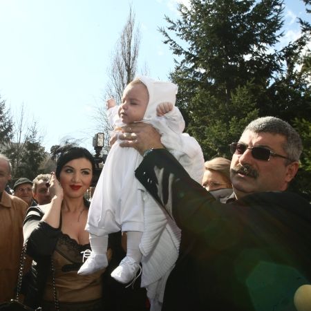 Prigoană şi-a botezat fiul cu gândul la primărie