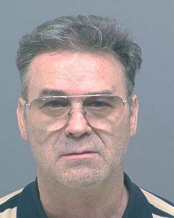 Romanul acuzat de viol si abuzuri sexuale fuge de politia americana