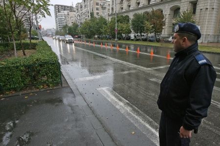 Summitul NATO: şase „trecători“ în Capitală