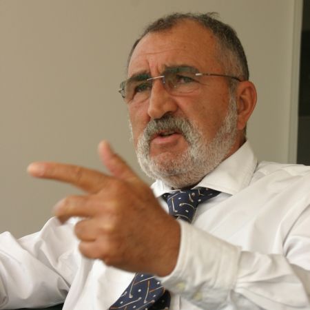 Ţiriac îşi ridică un mall pe locul fostului abator din oraş