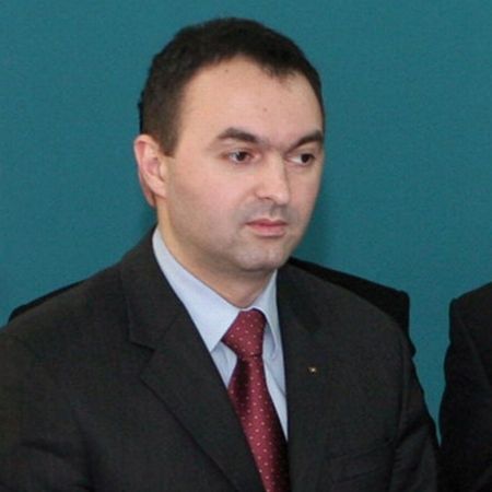 Adomniţiei: "Am fost sfătuit să mă însor în campanie"
