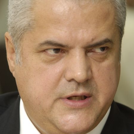 Adrian Năstase: "Traian Băsescu trebuie oprit!"