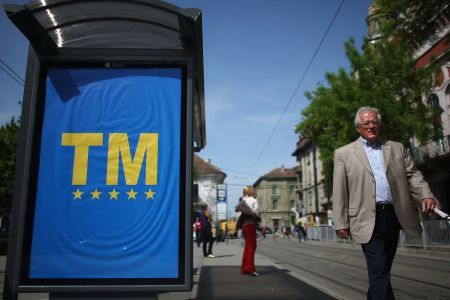Ciuhandu şi-a amplasat panouri electorale ilegale