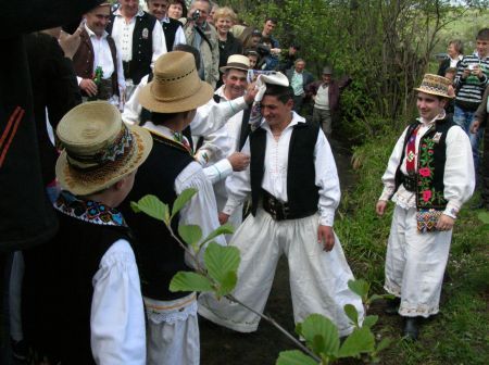Cum e stropit cel mai harnic om din sat