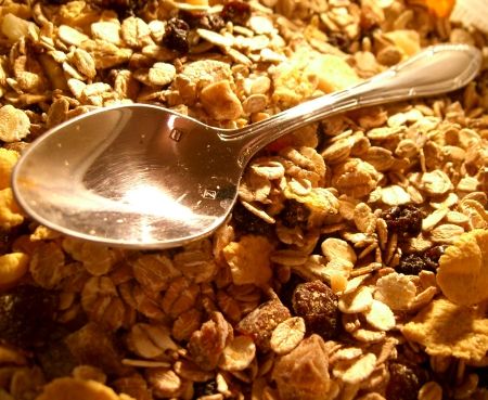 Fibrele din alimentaţie vă feresc de boli grave