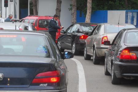 Frontierele cu Ungaria şi Bulgaria, luate cu asalt de români