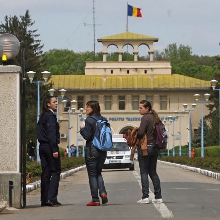 „Garcea nu a terminat Academia de Poliţie“