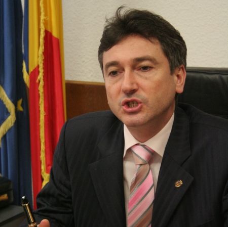 Inimăroiu nu renunţă la Primărie