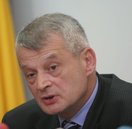 Oprescu: „Nu vreau să fiu maimuţa lui Miron Mitrea!“