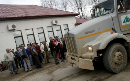 Patrulă la Iara împotriva camioanelor Bechtel