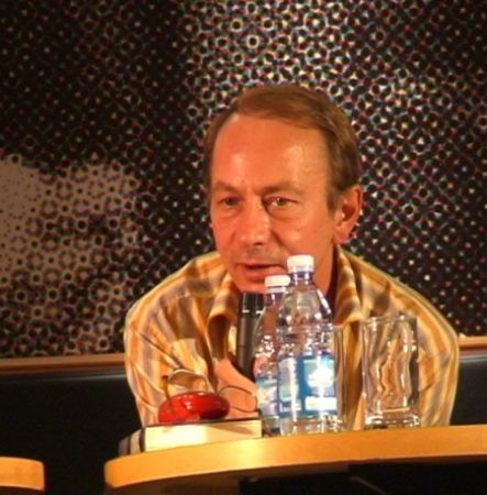 Scriitorul Michel Houellebecq, “nul” pentru mama sa